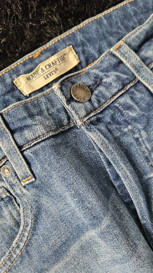 Jean Levi’s Made & Crafted Bleu Clair Délavé T34x34 – Coupe Droite Premium Seconde Main TBE