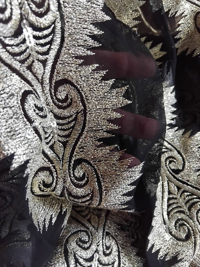 Robe noir dorée élégante, seconde main TBE