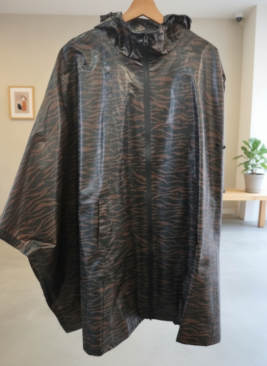 Cape imperméable marron et noire – Capuche intégrée, taille unique, seconde main TBE