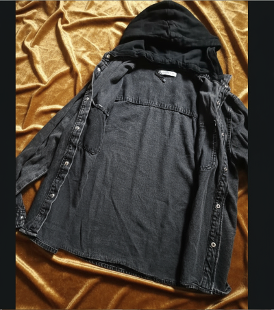 Chemise en jean noire à capuche Zara – Surchemise streetwear moderne 12/13 ans, seconde main TBE