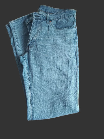 LEVI'S 511 .Taille 34 X 34. Bleu clair légèrement délave. Seconde main en TBE