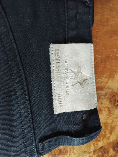 Jean Levi’s Carefully Nurtured Bleu Marine W27 L28 – Modèle Collector seconde main TBE