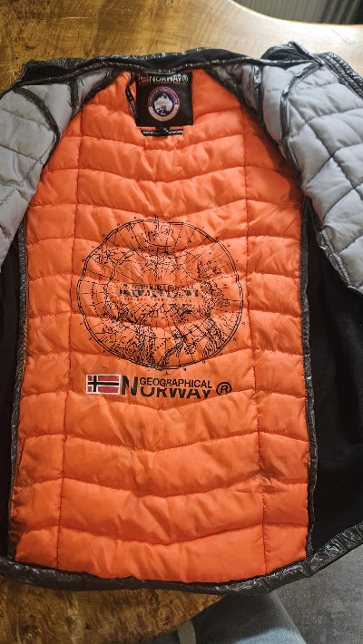 Blouson Geographical Norway XL gris très foncé NEUF , chaud .