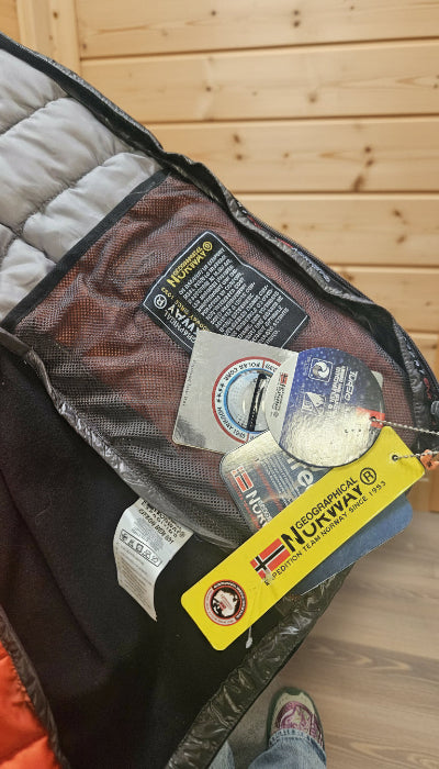 Blouson Geographical Norway XL gris très foncé NEUF , chaud .