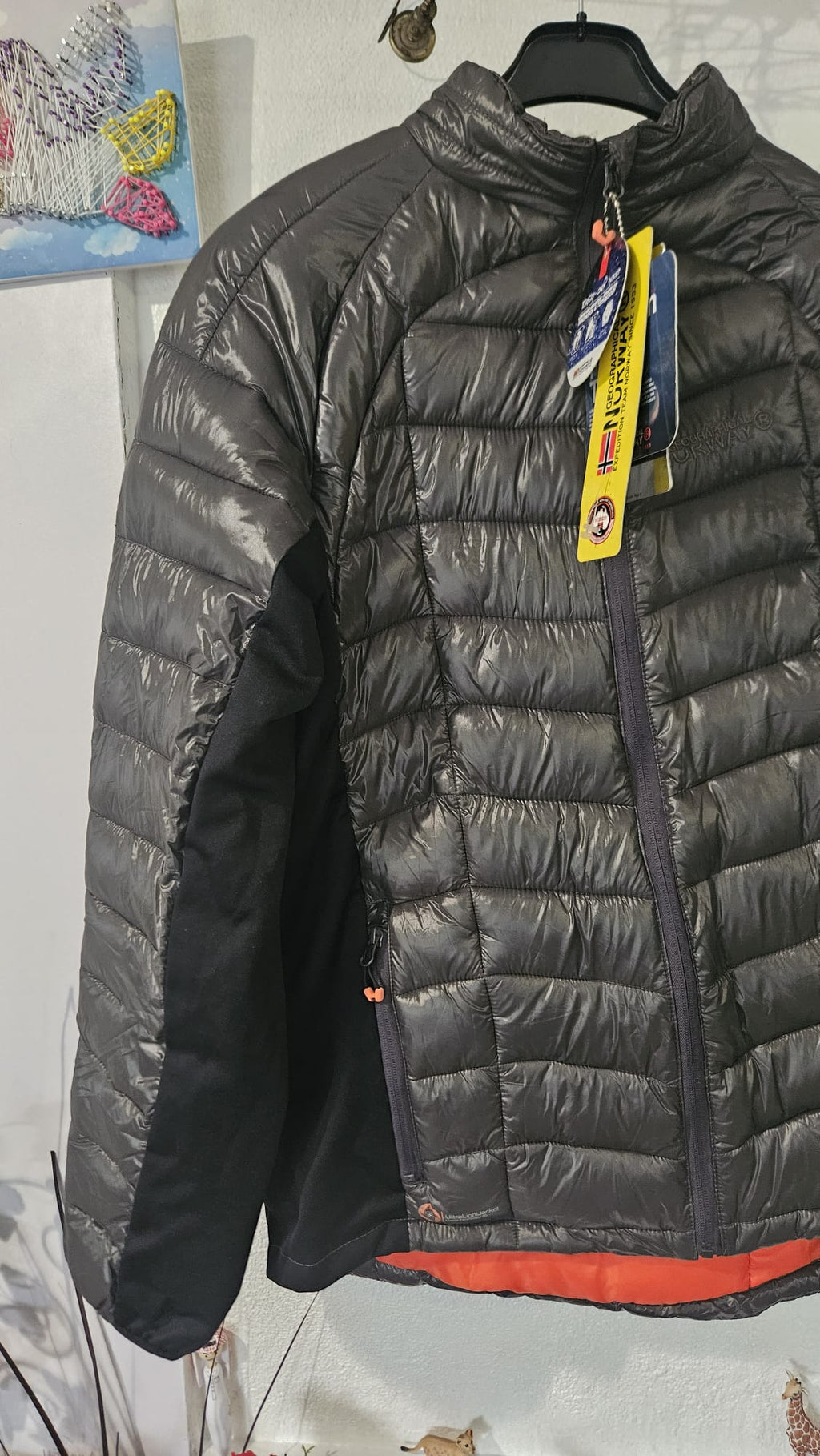 Blouson Geographical Norway XL gris très foncé NEUF , chaud .