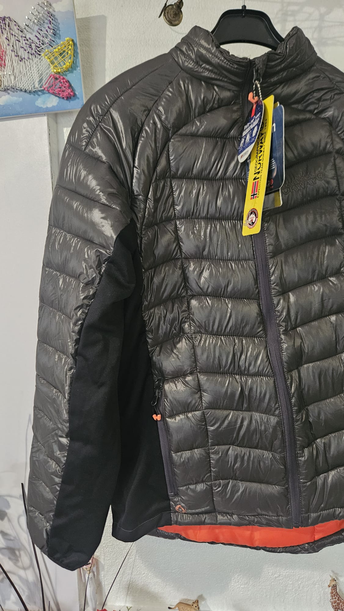 Blouson Geographical Norway XL gris très foncé NEUF , chaud .