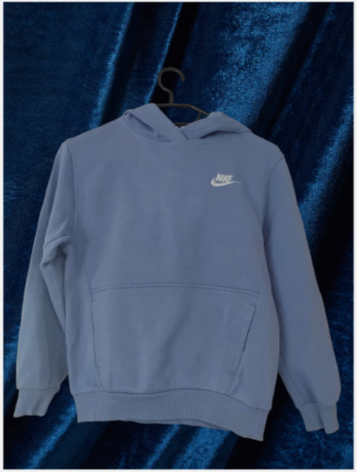 Sweat à capuche Nike bleu clair – 10 ans – Hoodie mixte tendance et confortable, seconde main TBE