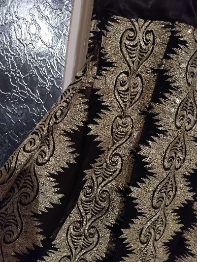 Robe noir dorée élégante, seconde main TBE