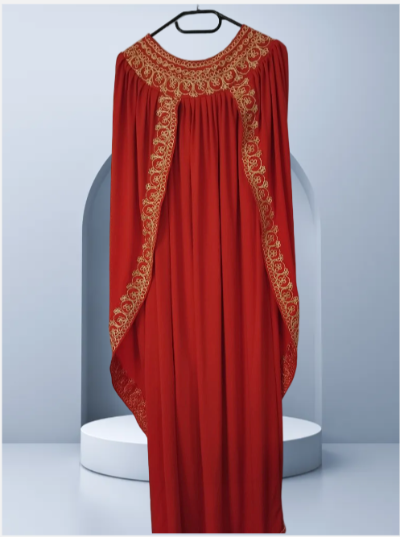 Robe rouge à cape brodée or Taille S-– tenue de fête élégante et fluide femme- Seconde main TBE