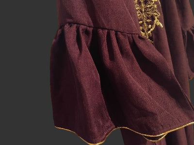 Robe Longue Violette Brodée Or – Tenue Élégante Soirée ou Cérémonie, Seconde Main TBE