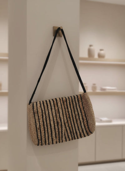Sac artisanal en JUTE avec pompons . Neuf