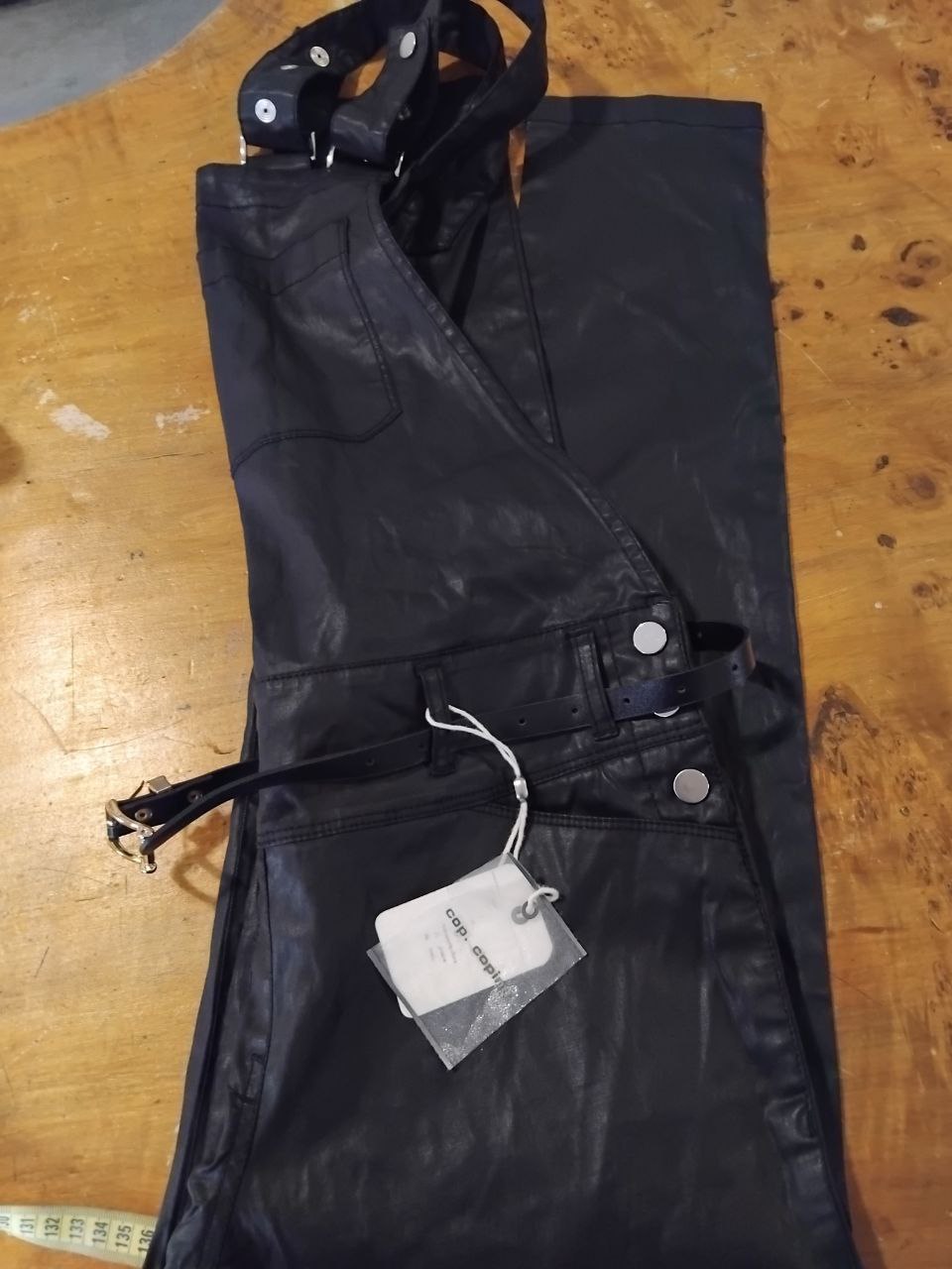 Salopette noire Cop.Copine effet cuir souple – Chic, fluide et neuve avec étiquette 34