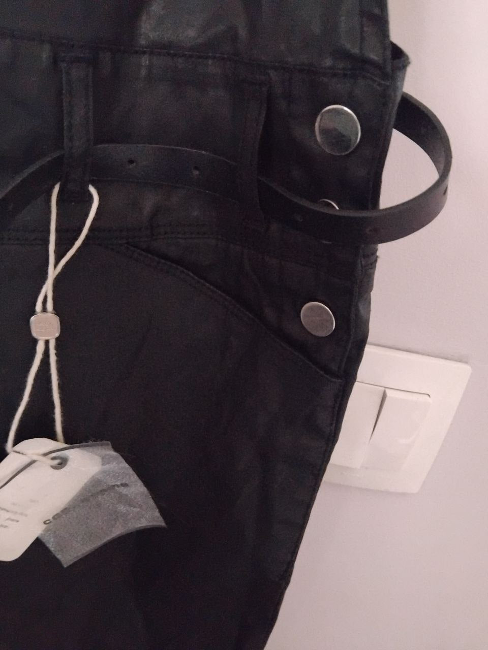 Salopette noire Cop.Copine effet cuir souple – Chic, fluide et neuve avec étiquette 34