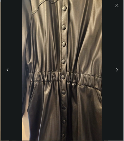 Robe-chemise noire effet cuir NAF NAF – Tendance, chic et féminine, seconde main TBE