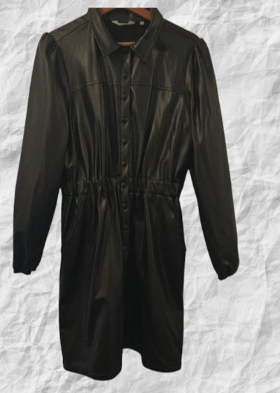 Robe-chemise noire effet cuir NAF NAF – Tendance, chic et féminine, seconde main TBE